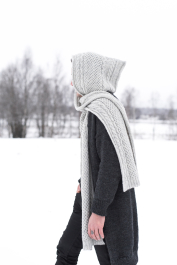 Novita 7 Veljestä: Väylä hooded scarf