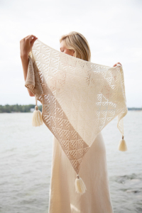 Pehmis lace shawl Novita Venla