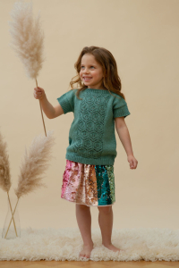 Novita Woolly Wood: Prinsessaleikki (Playing Princess) knitted T-shirt