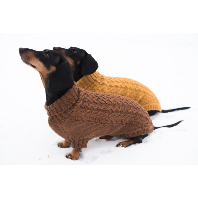 Novita 7 Veljestä: Cabled dog sweater- Nur auf English
