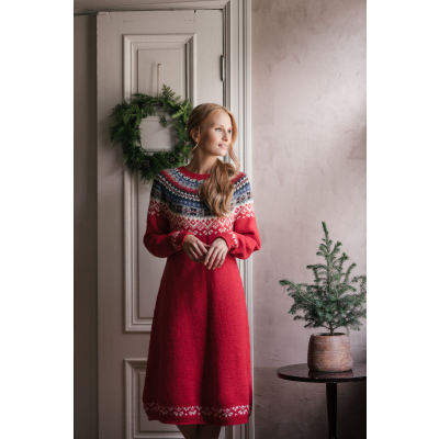 Novita Nalle: Joulutarina (A Christmas Story) knitted dress - nur auf Englisch