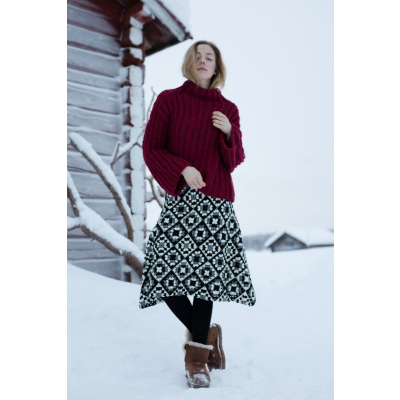 Virkad kjol av mormorsrutor Novita Nordic Wool